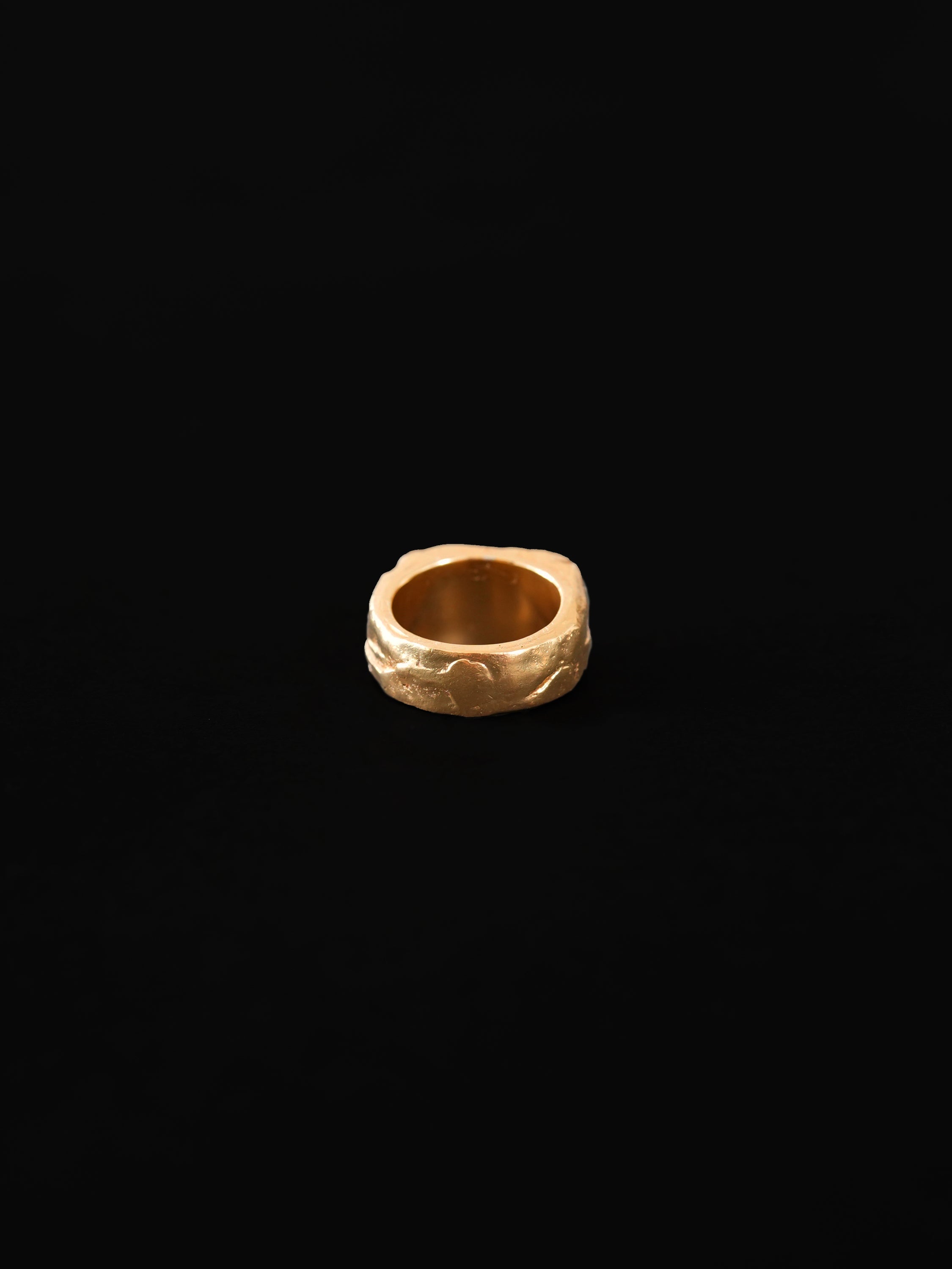 Kaomi Molten Rectangular Signet Ring
