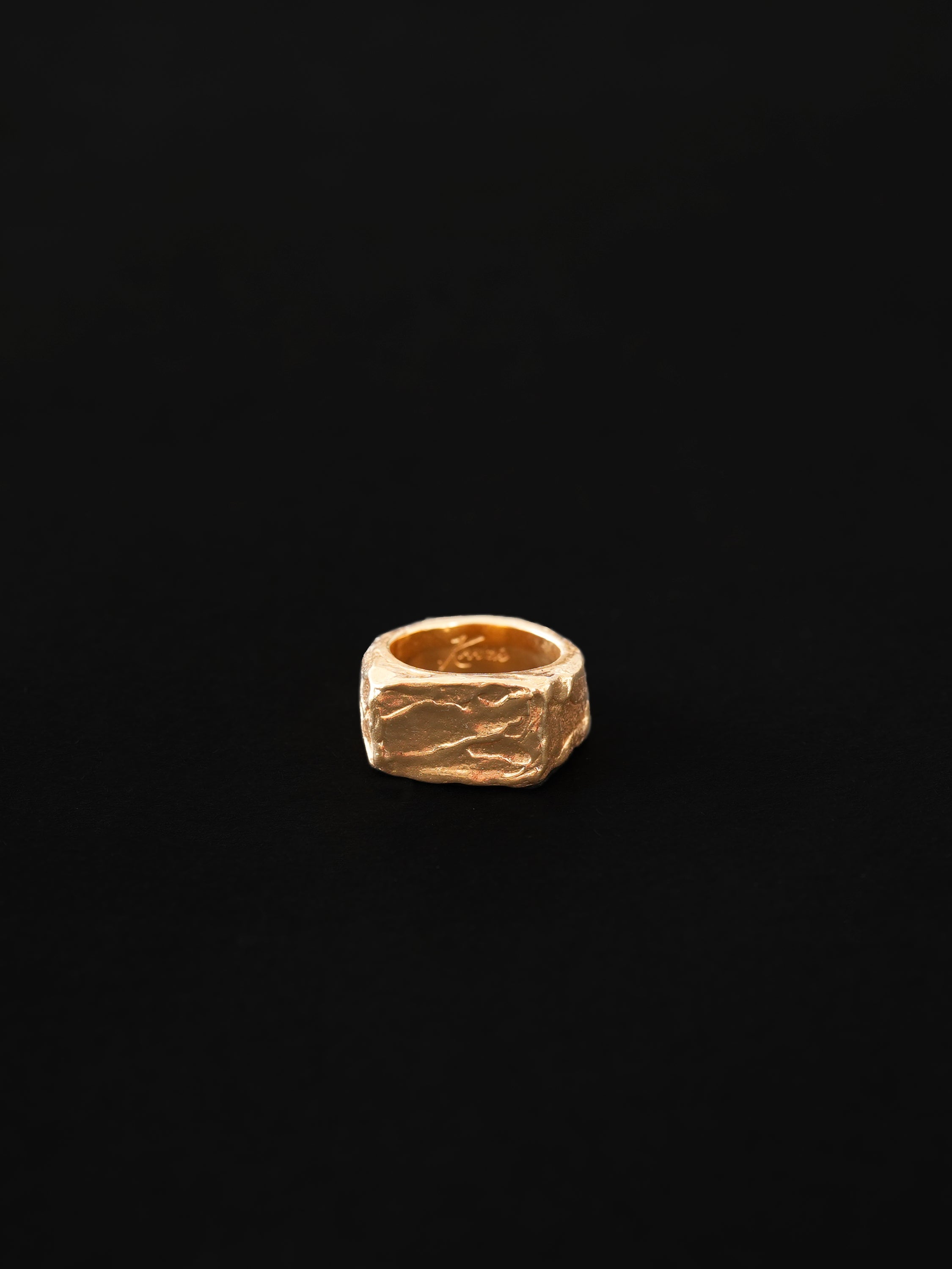 Kaomi Molten Rectangular Signet Ring